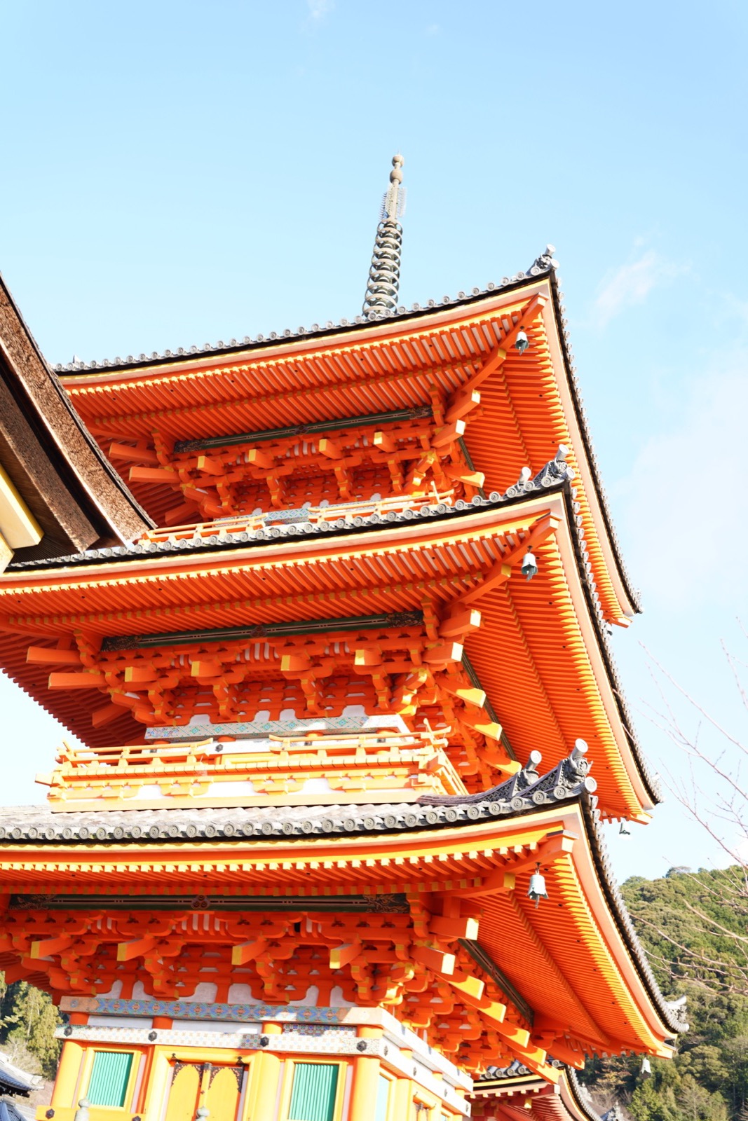 Hōkan-ji, the Yasaka Pagoda, a vermilion five-story pagoda in Kyoto, Japan, photographed by Lee Hnetinka
